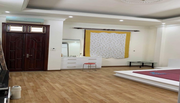 Cho thuê nhà ngõ kinh doanh Spa, Cà Phê Nguyễn Chí Thanh - Đống Đa - 50m - 4 tầng - 25 triệu